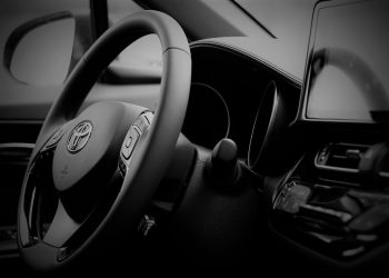 Toyota will Build New Hybrid Electric Cars for Suzuki in Britain