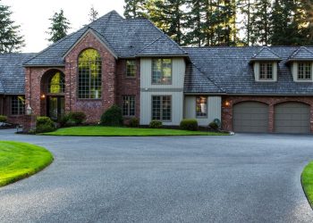 How to Clean Your Driveway in Less Than an Hour