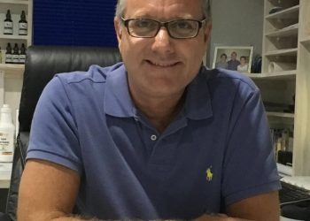 Dr. Nicholas Kelly’s Vision: A Pioneer in Natural Medicine and Business Innovation